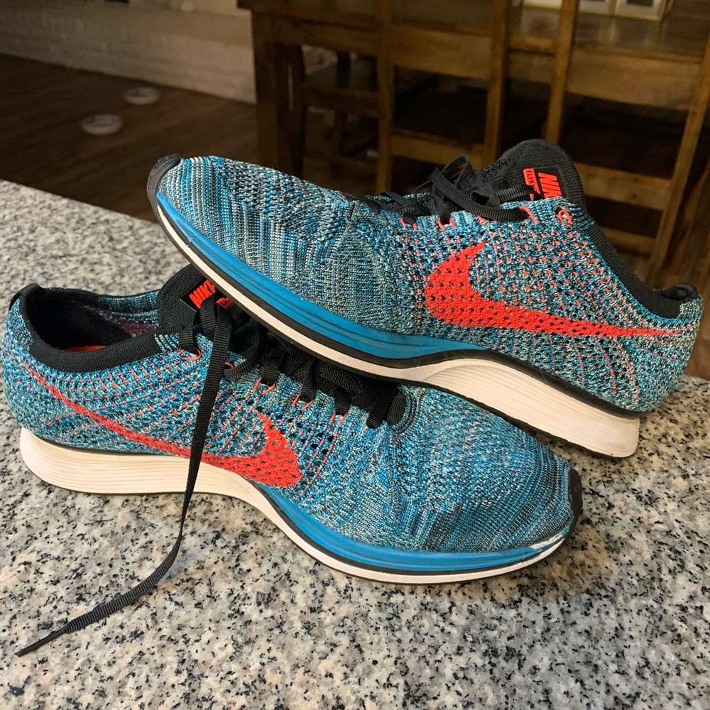 Nike flyknit Racer blue  526628-401. Size 9 US